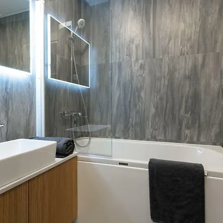 Lootsi Penthouse شقة *