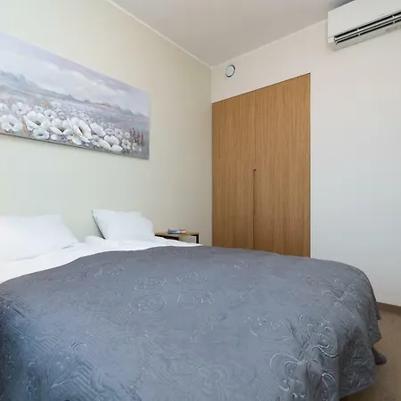 Lootsi Penthouse شقة *